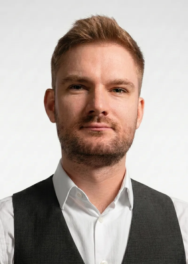 Porträt von Dima Petrychuk, Head of Marketing von Everyman Health